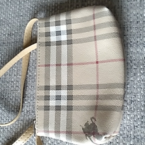 Burberry plaid pattern purse - Picture 2 of 5